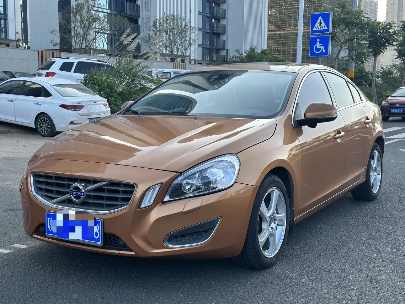 Volvo S60  из Китая