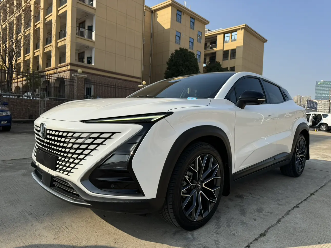 Changan UNI-T  из Китая