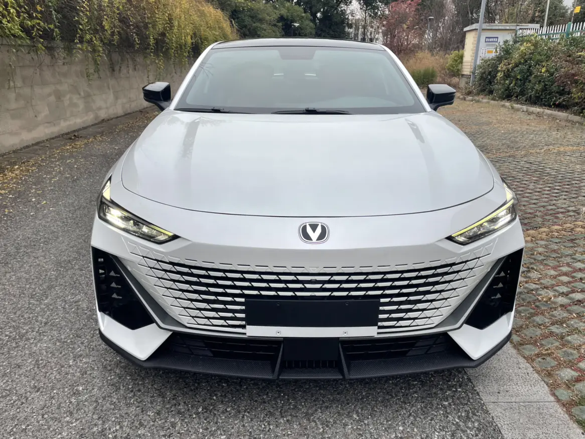 Changan UNI-V  из Китая