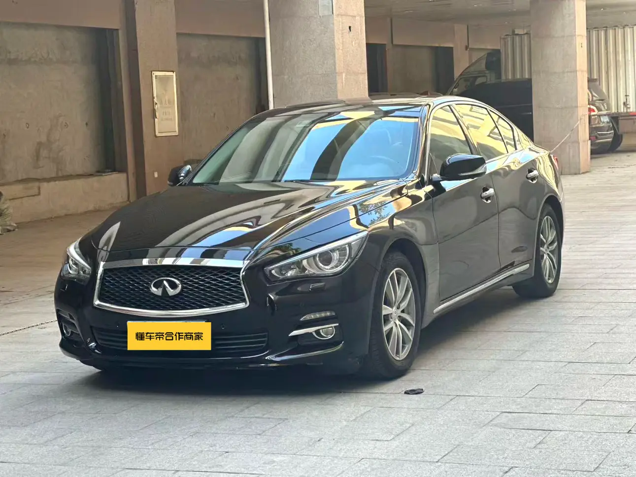 Infiniti Q50L  из Китая