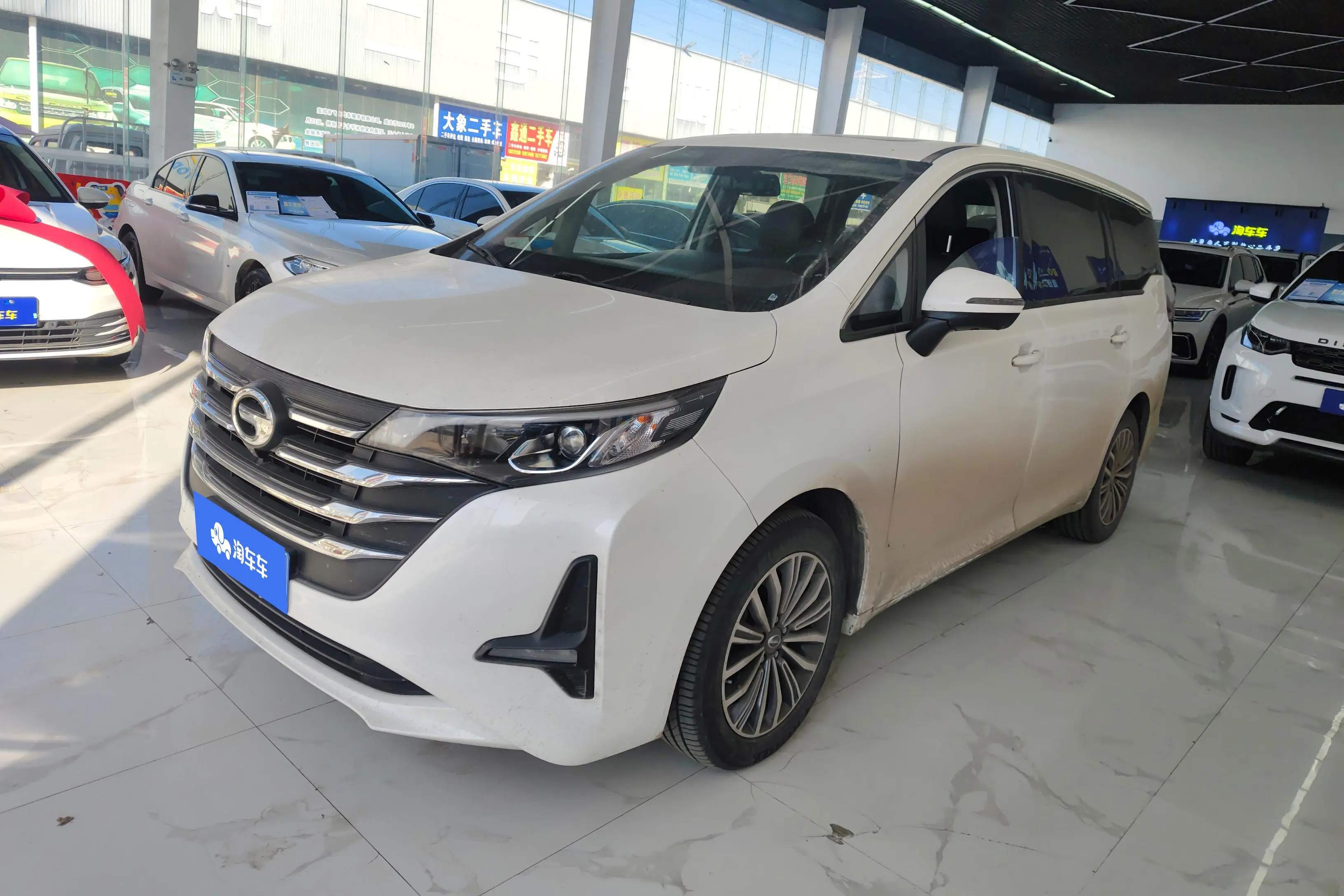 GAC Trumpchi M6  из Китая