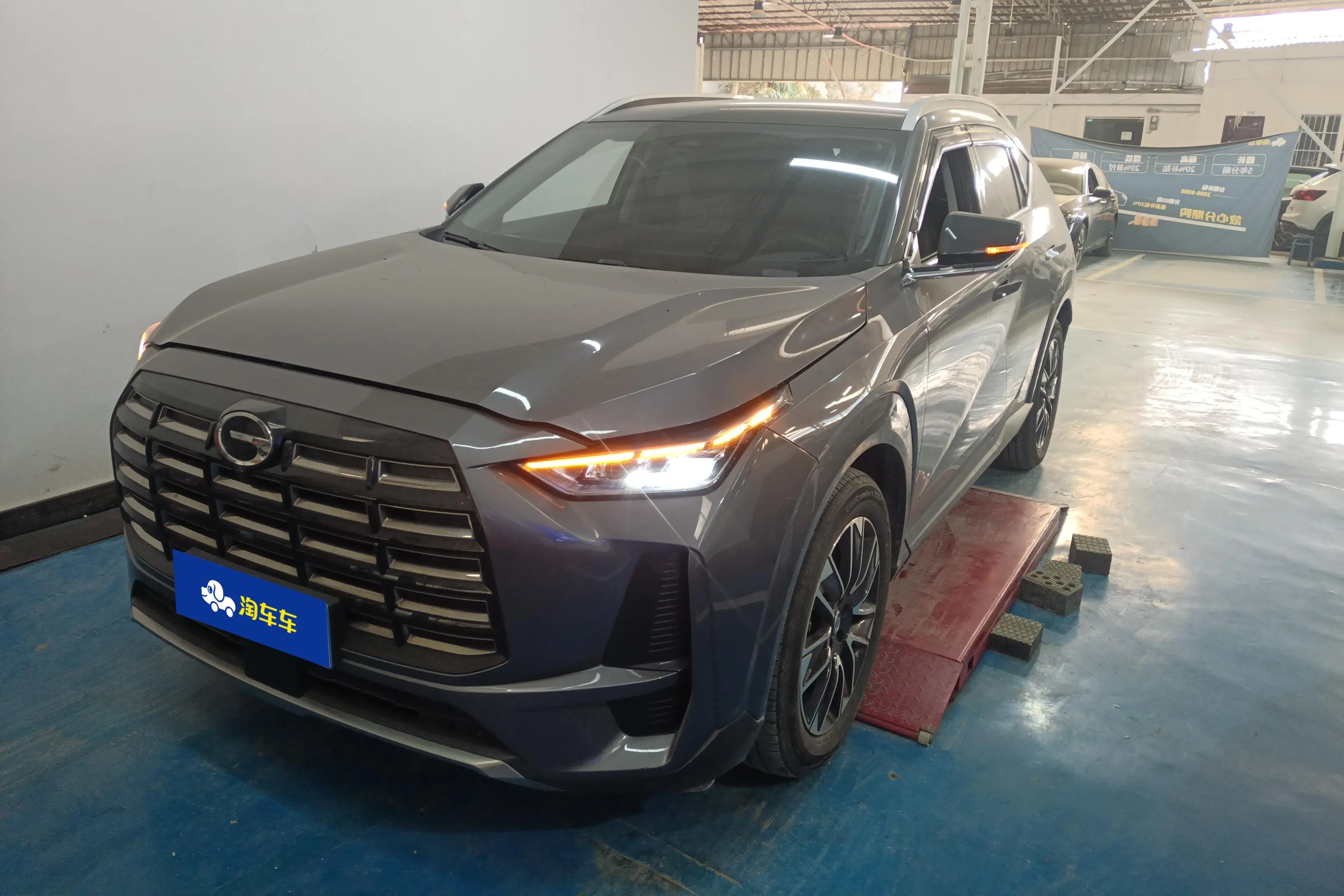 GAC Trumpchi GS4  из Китая