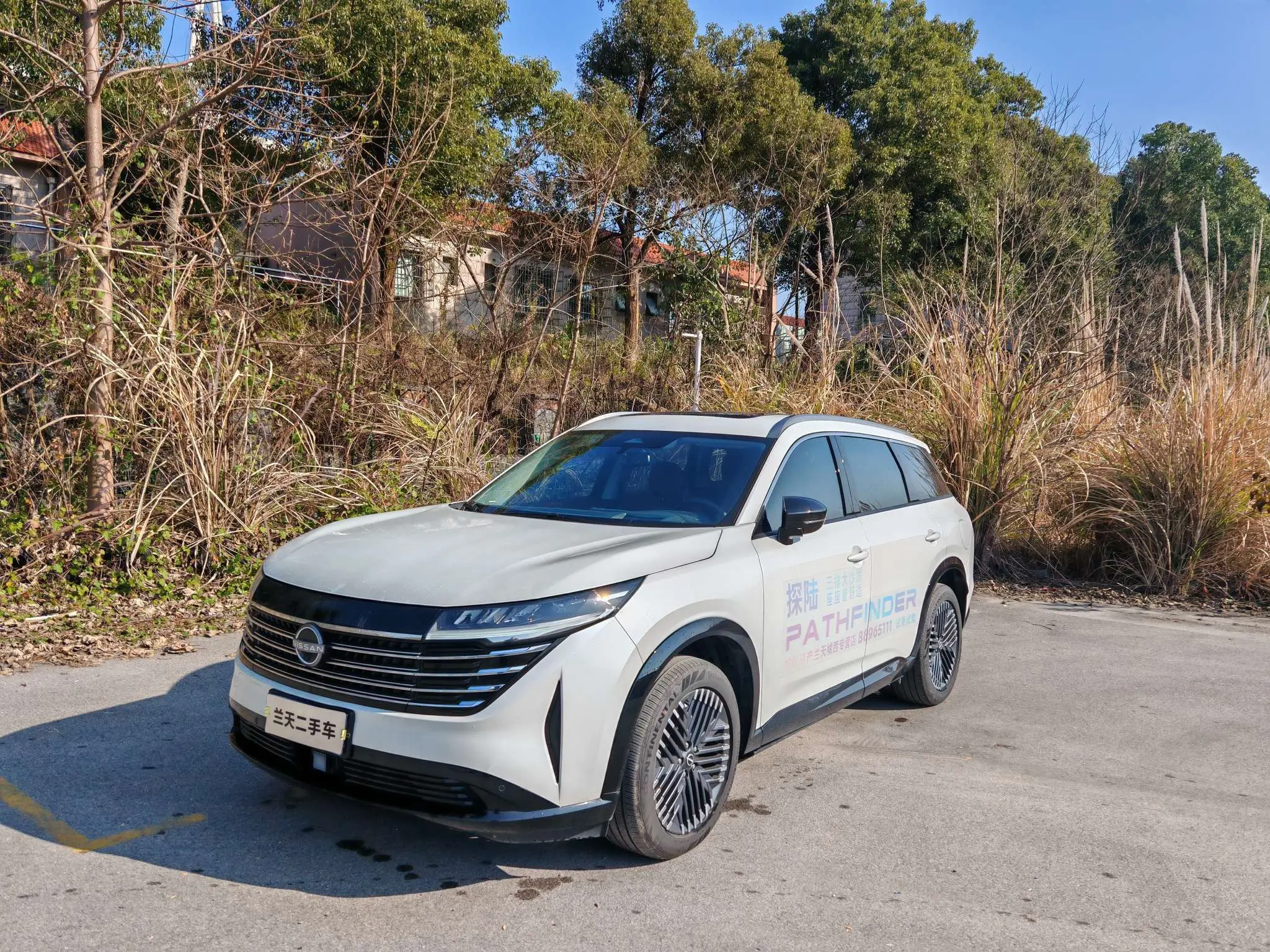 Nissan Explore the land  из Китая