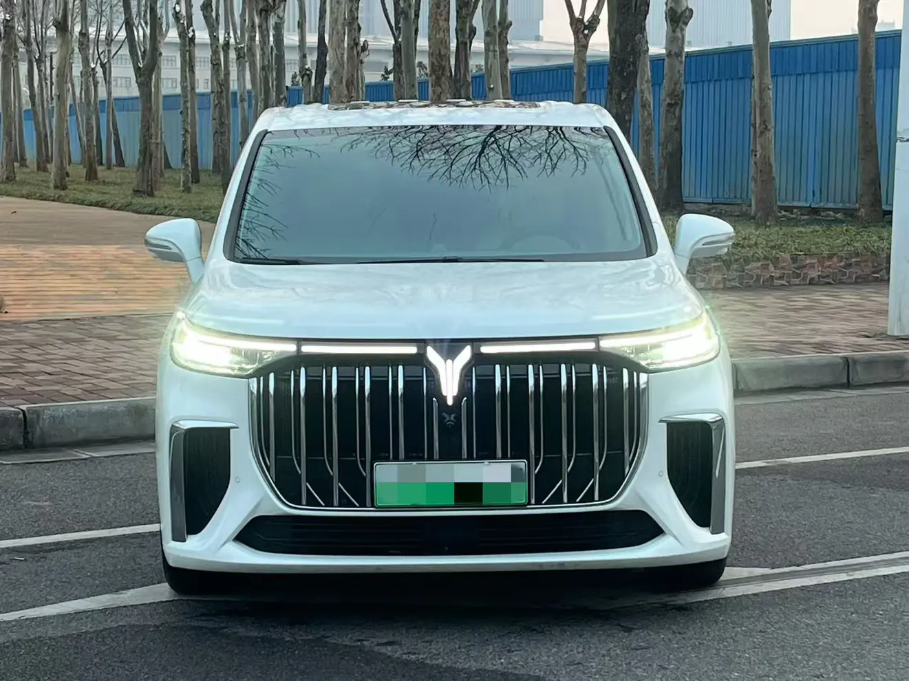 Voyah Lantu Dreamer PHEV  из Китая