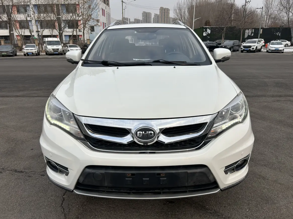 BYD S7  из Китая
