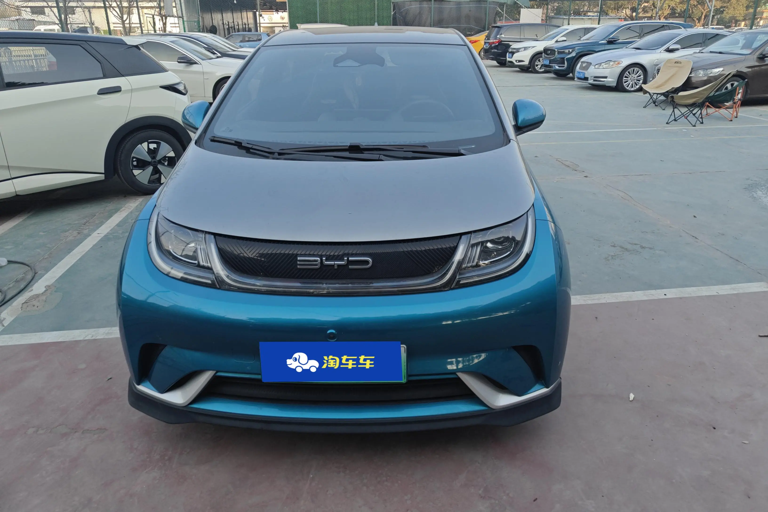 BYD Dolphin  из Китая