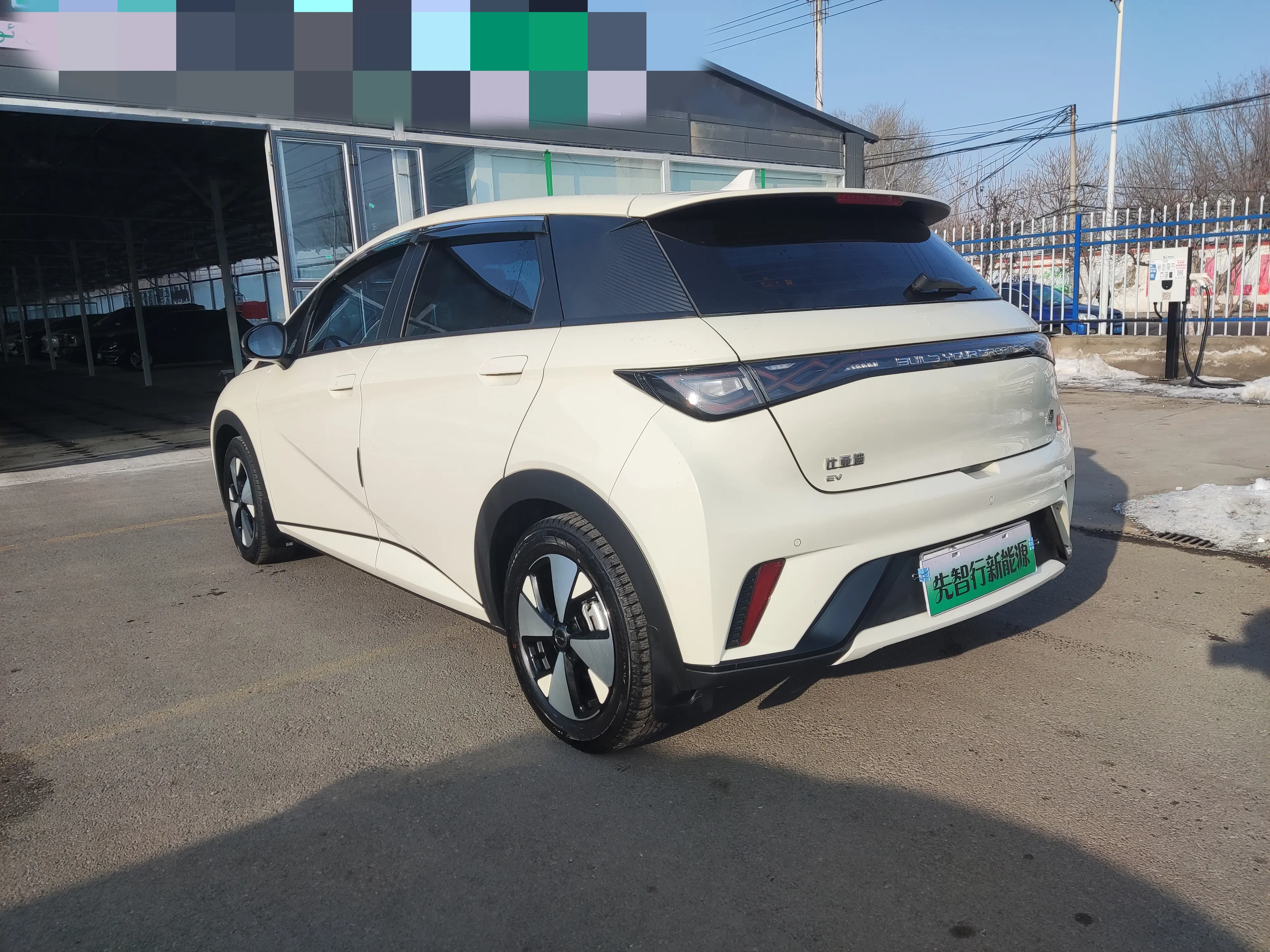BYD Dolphin  из Китая