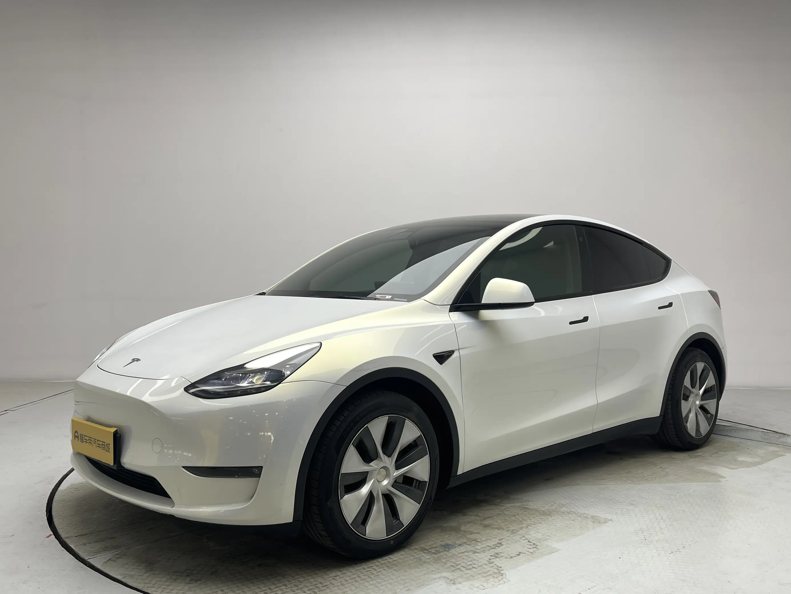 Tesla Model Y  из Китая