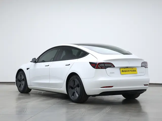 Tesla Model 3  из Китая