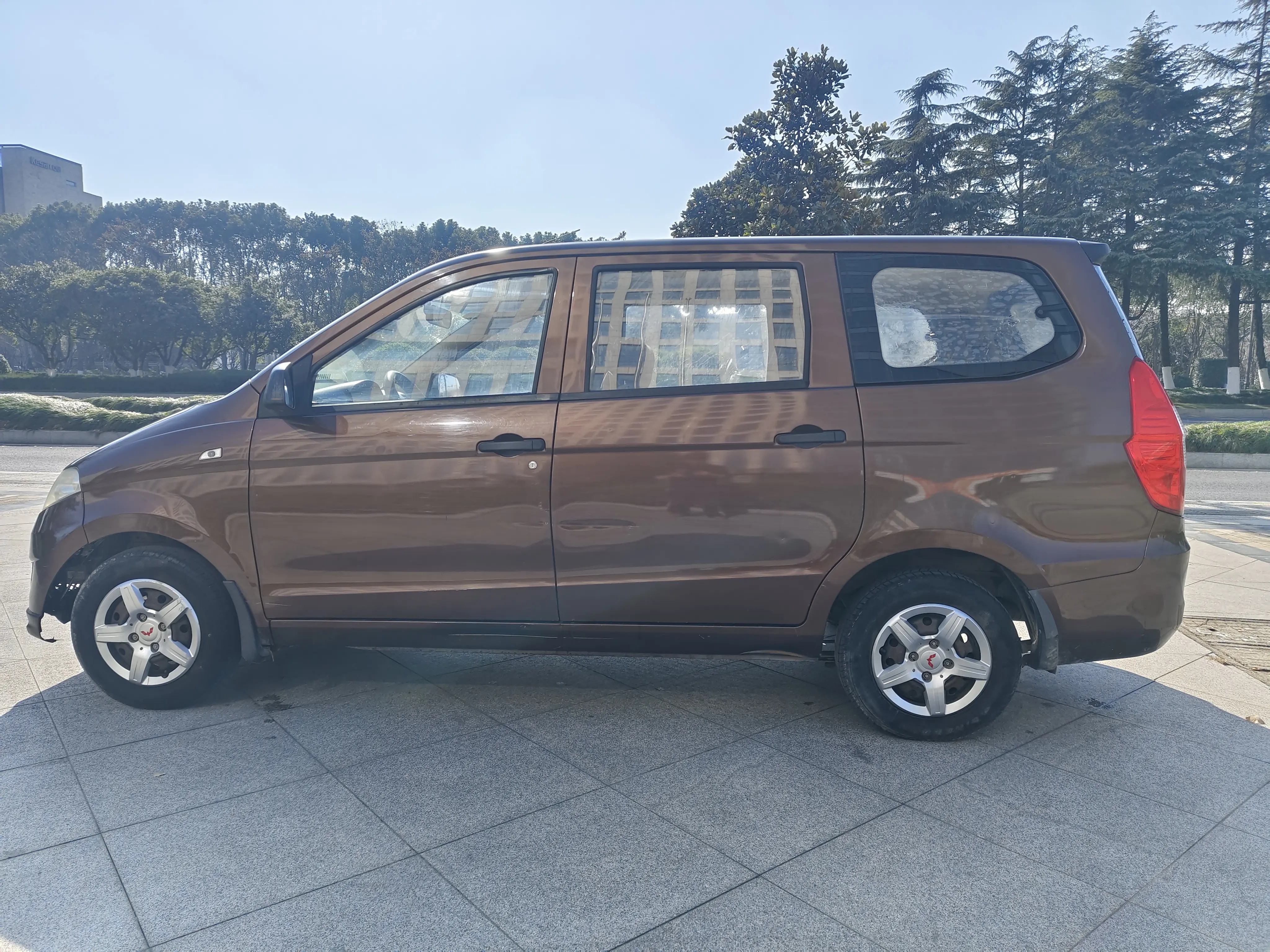 Wuling Hongguang  из Китая