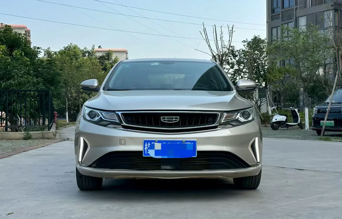 Geely Emgrand GL  из Китая