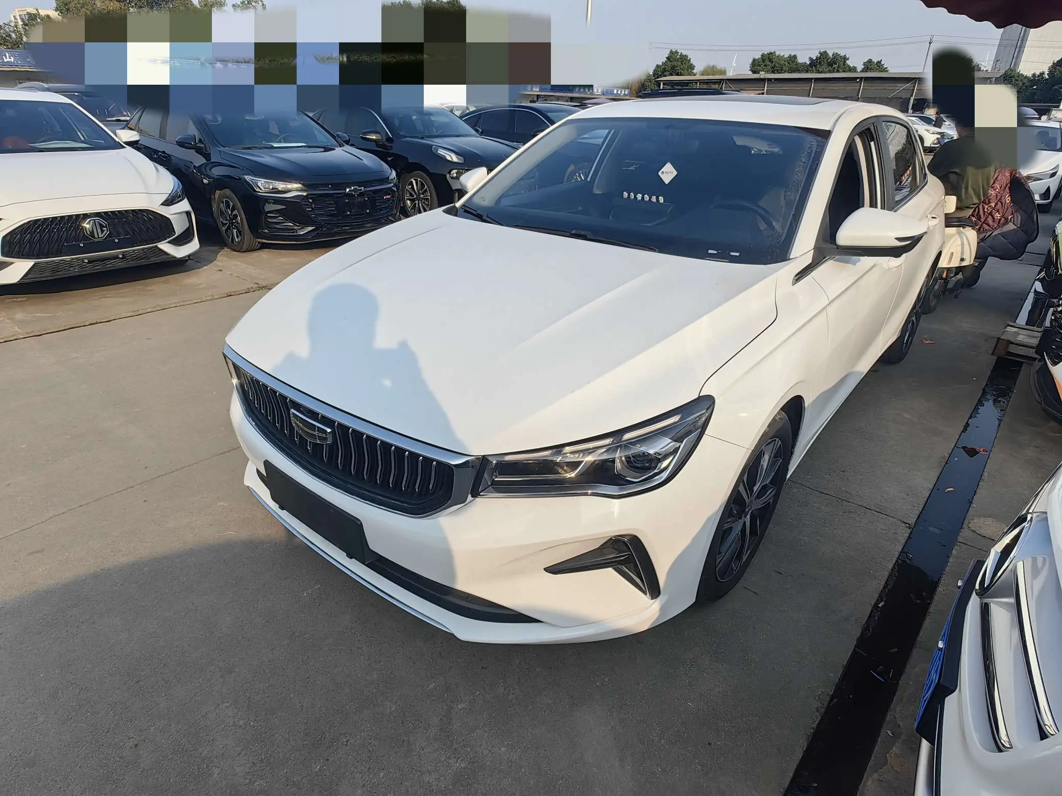 Geely Emgrand  из Китая