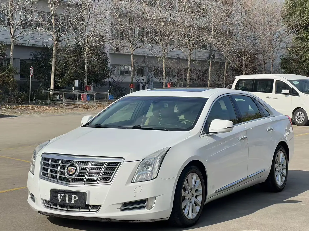 Cadillac XTS  из Китая