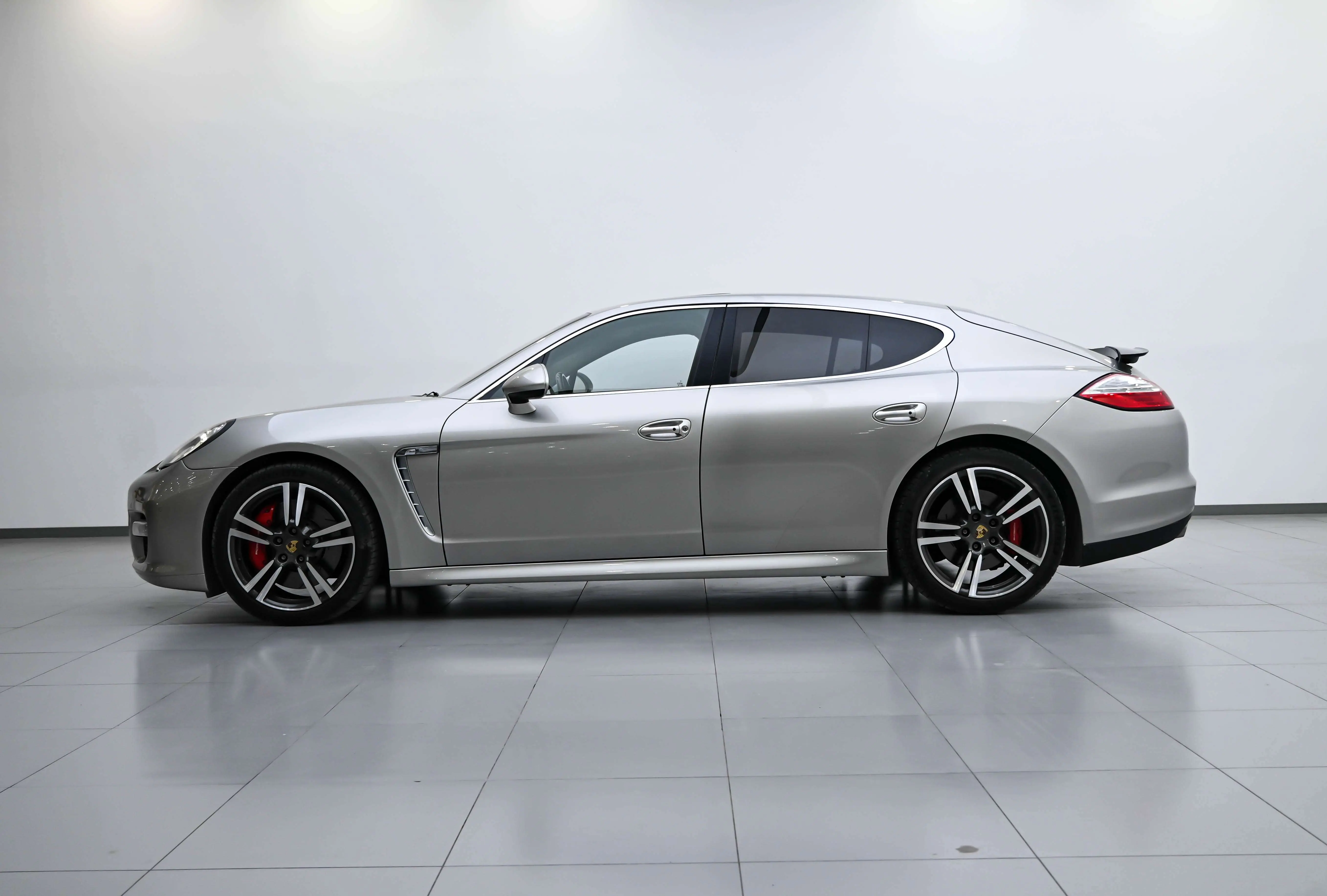 Porsche Panamera  из Китая