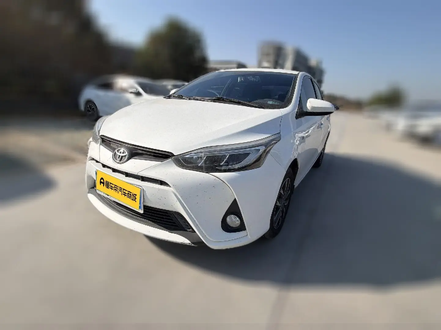 Toyota YARiS L Enjoy  из Китая