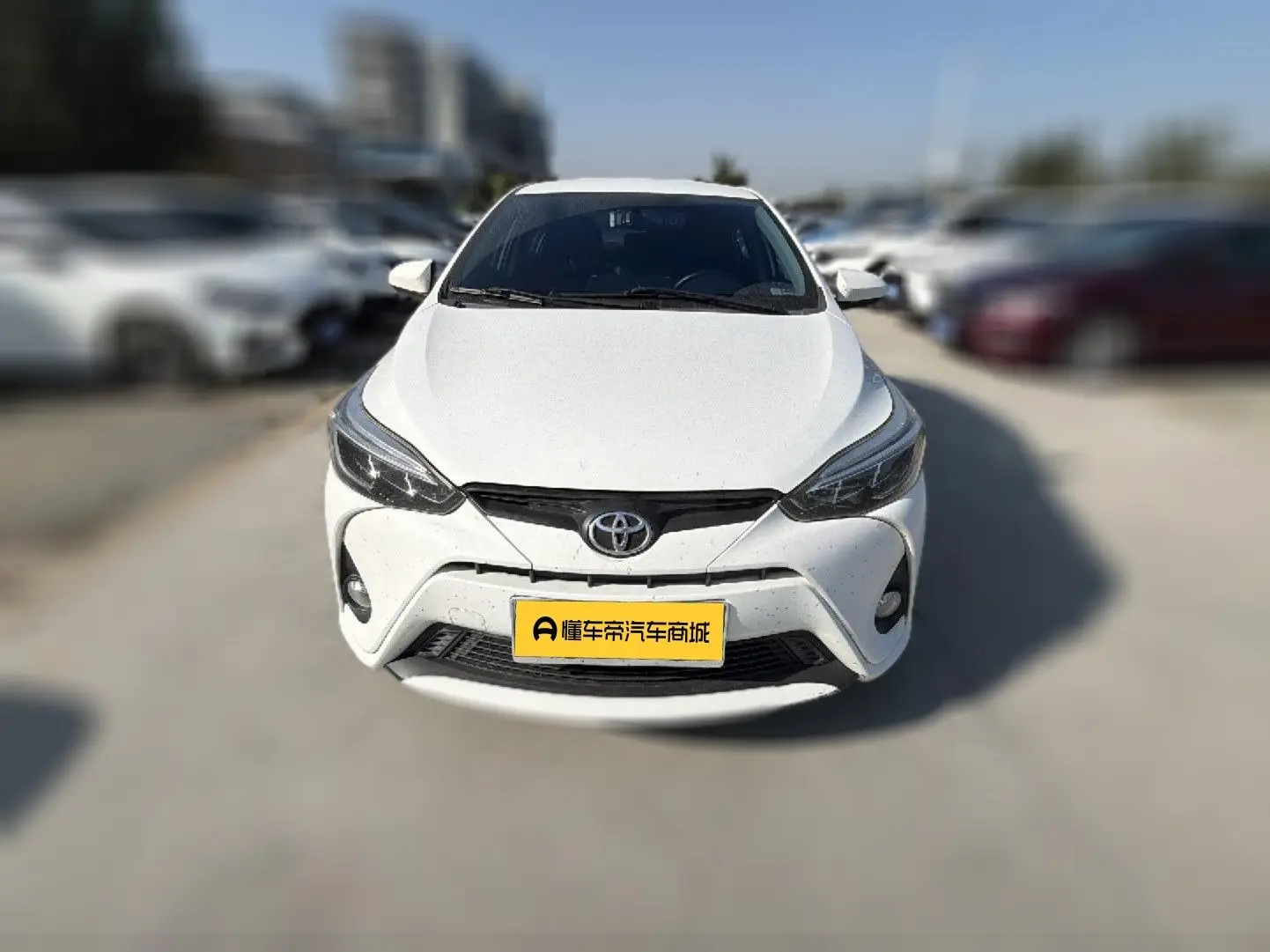 Toyota YARiS L Enjoy  из Китая