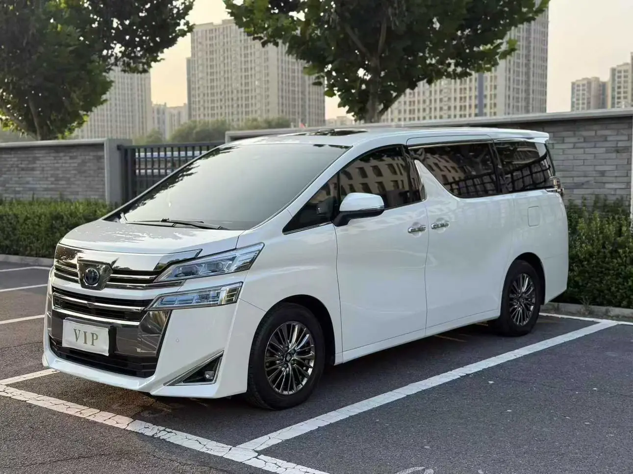 Toyota Crown Wellfire