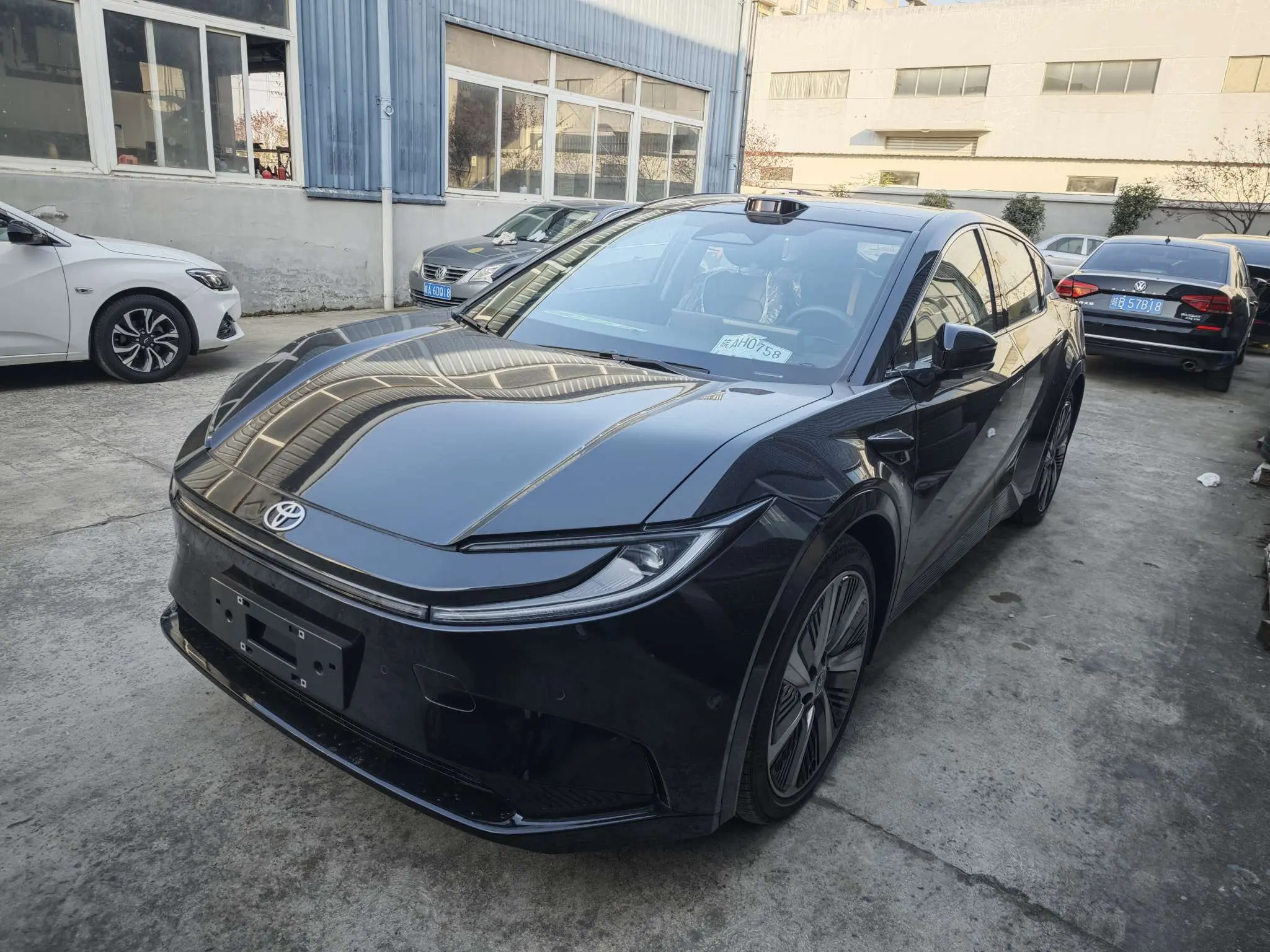 Toyota bZ5  из Китая