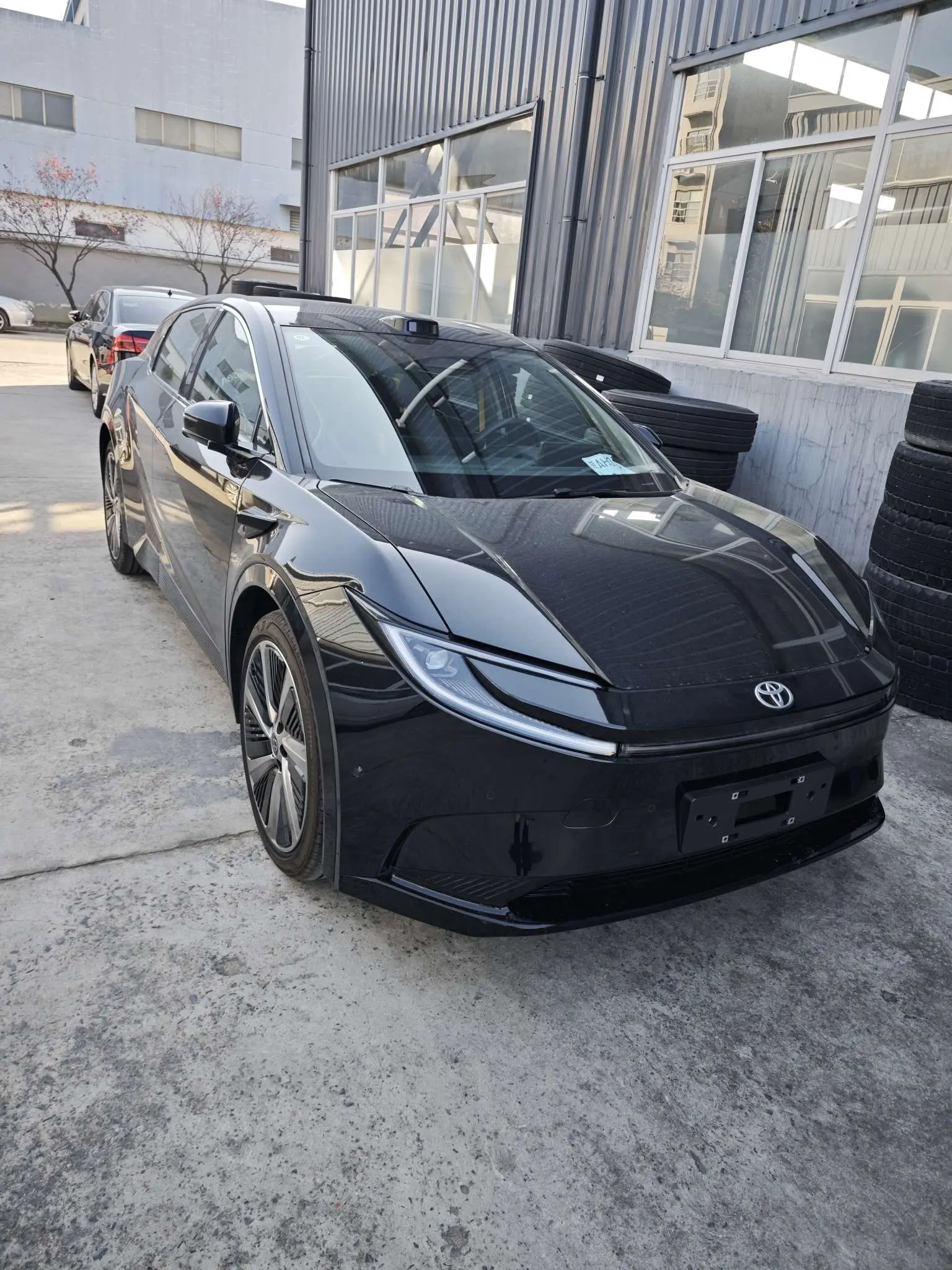 Toyota bZ5  из Китая