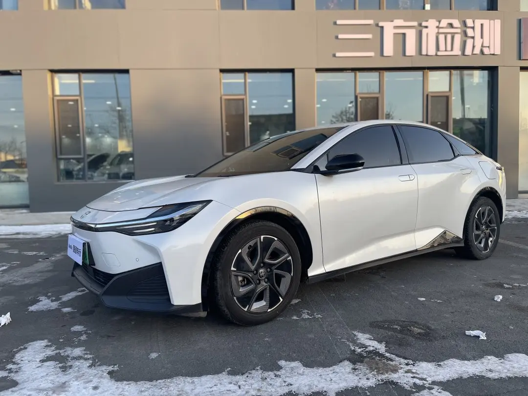 Toyota bZ3  из Китая