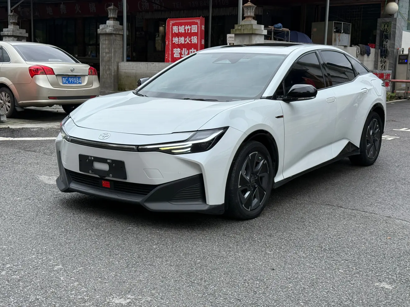 Toyota bZ3  из Китая