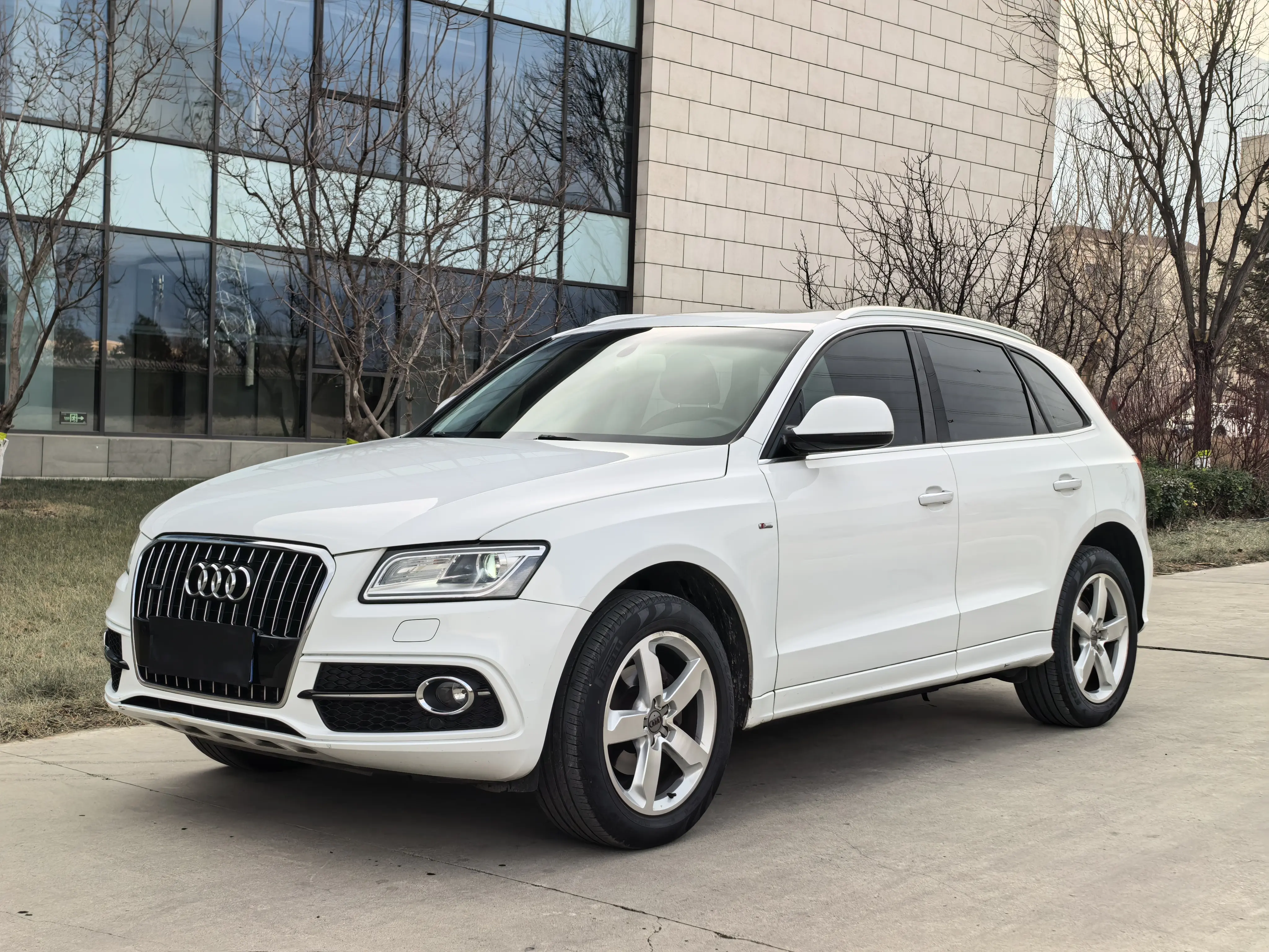 Audi Q5  из Китая