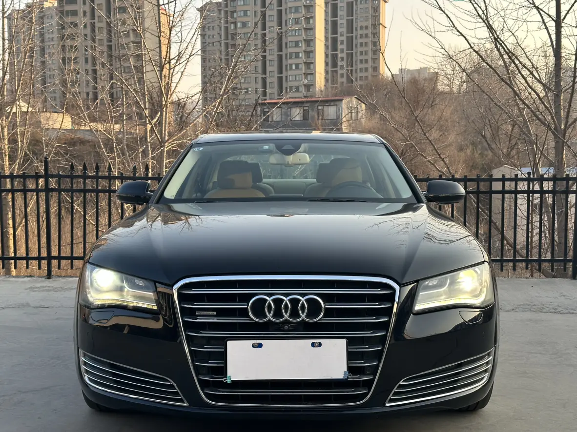 Audi A8  из Китая