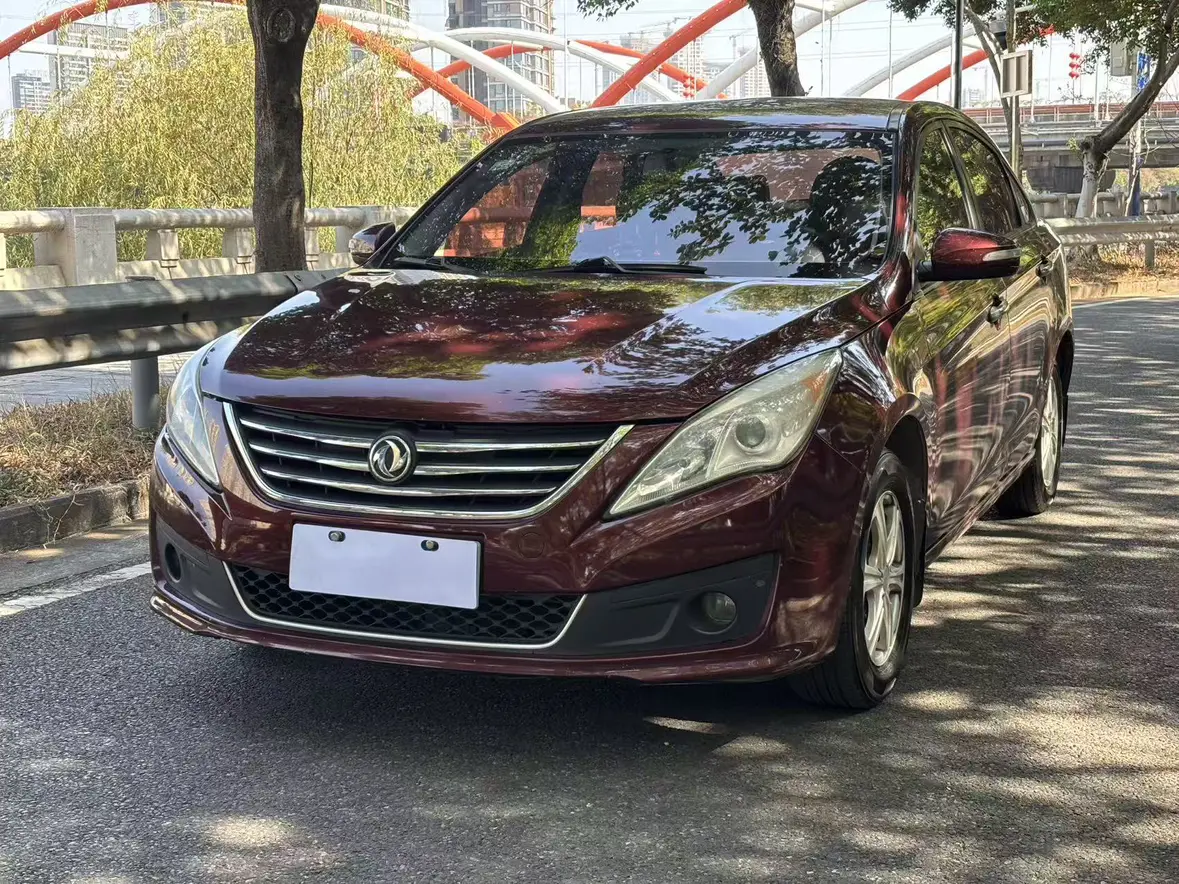 Forthing Jingyi S50  из Китая