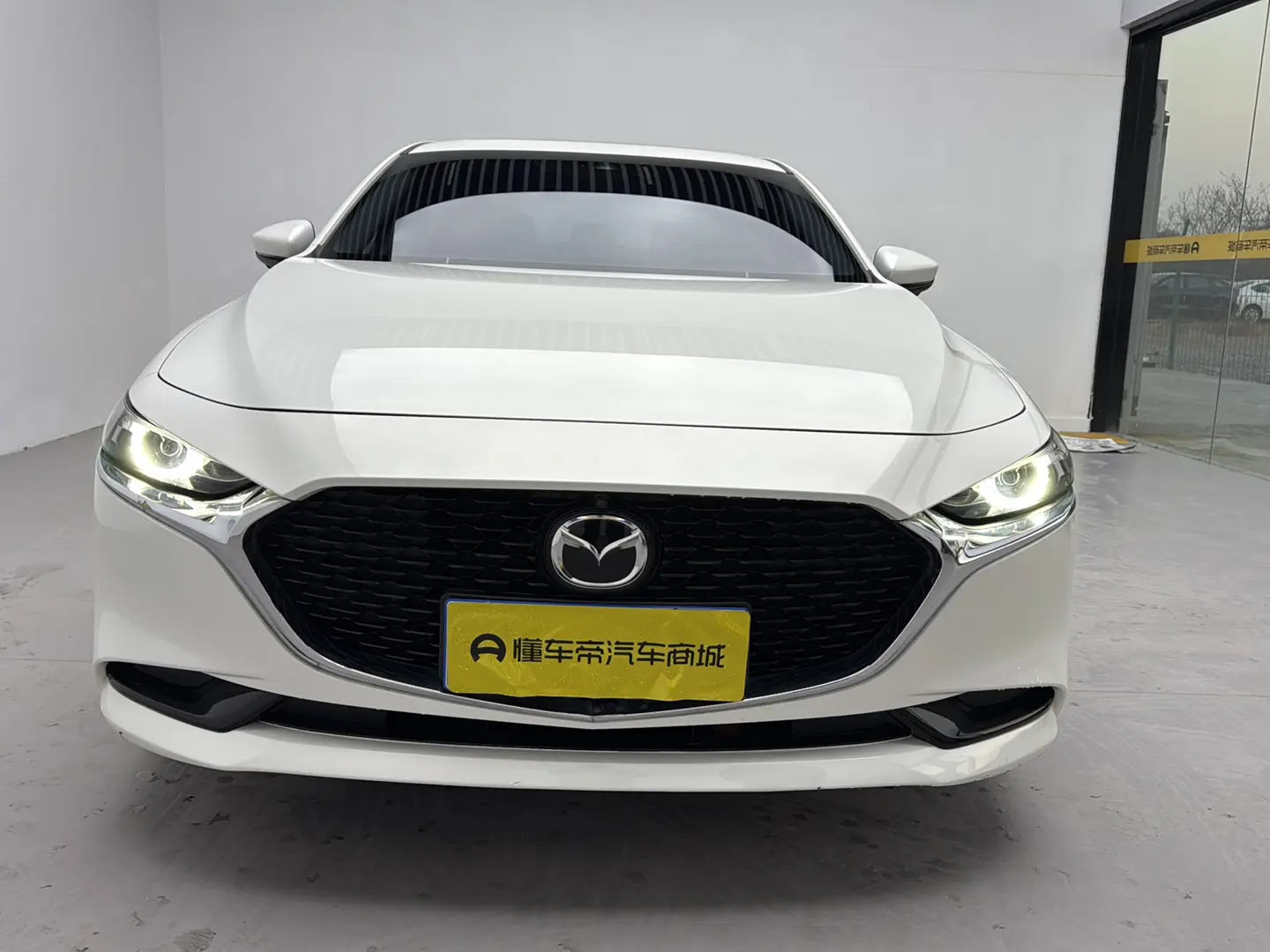 Mazda Axela (Mazda3)  из Китая