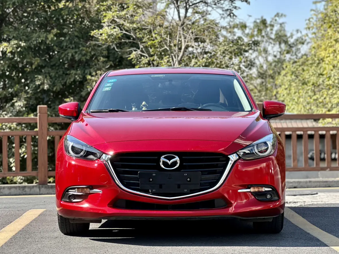Mazda Axela (Mazda3)  из Китая