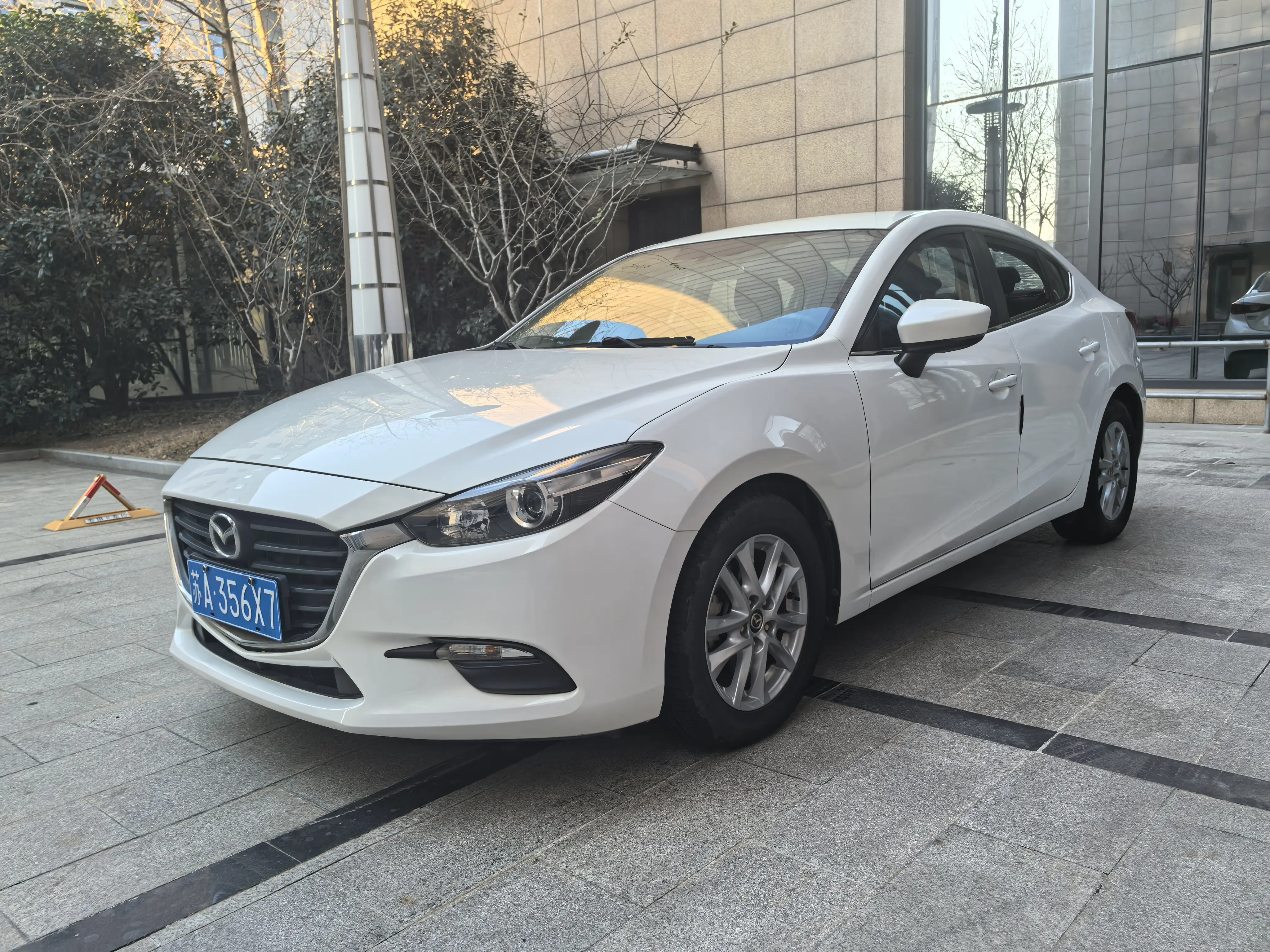 Mazda Axela (Mazda3)  из Китая