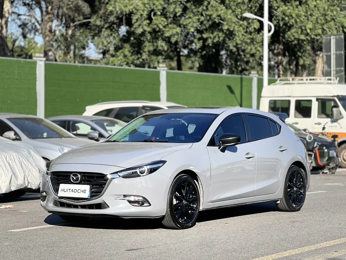 Mazda Axela (Mazda3)  из Китая