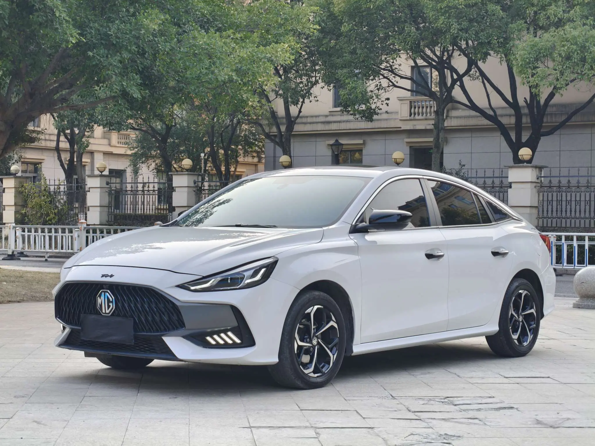 MG 5  из Китая