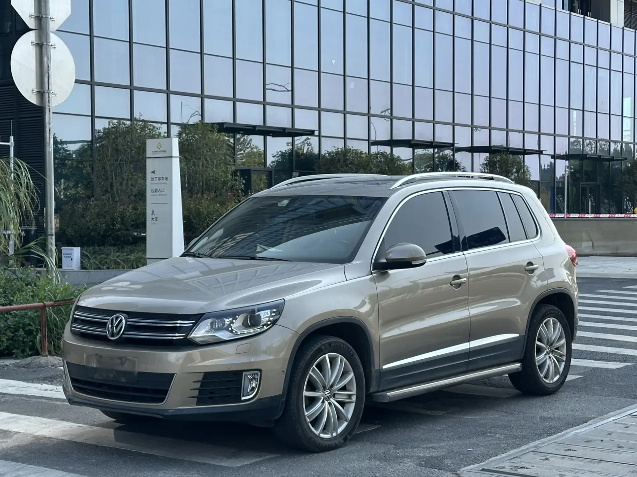 Volkswagen Tiguan  из Китая
