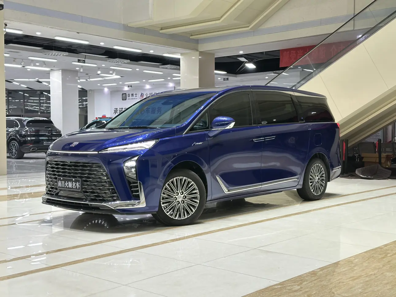 Buick GL8 PHEV  из Китая