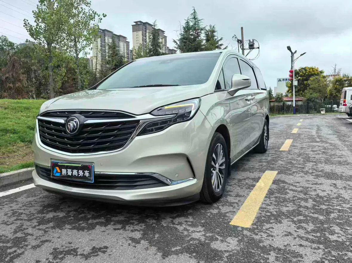 Buick GL8  из Китая