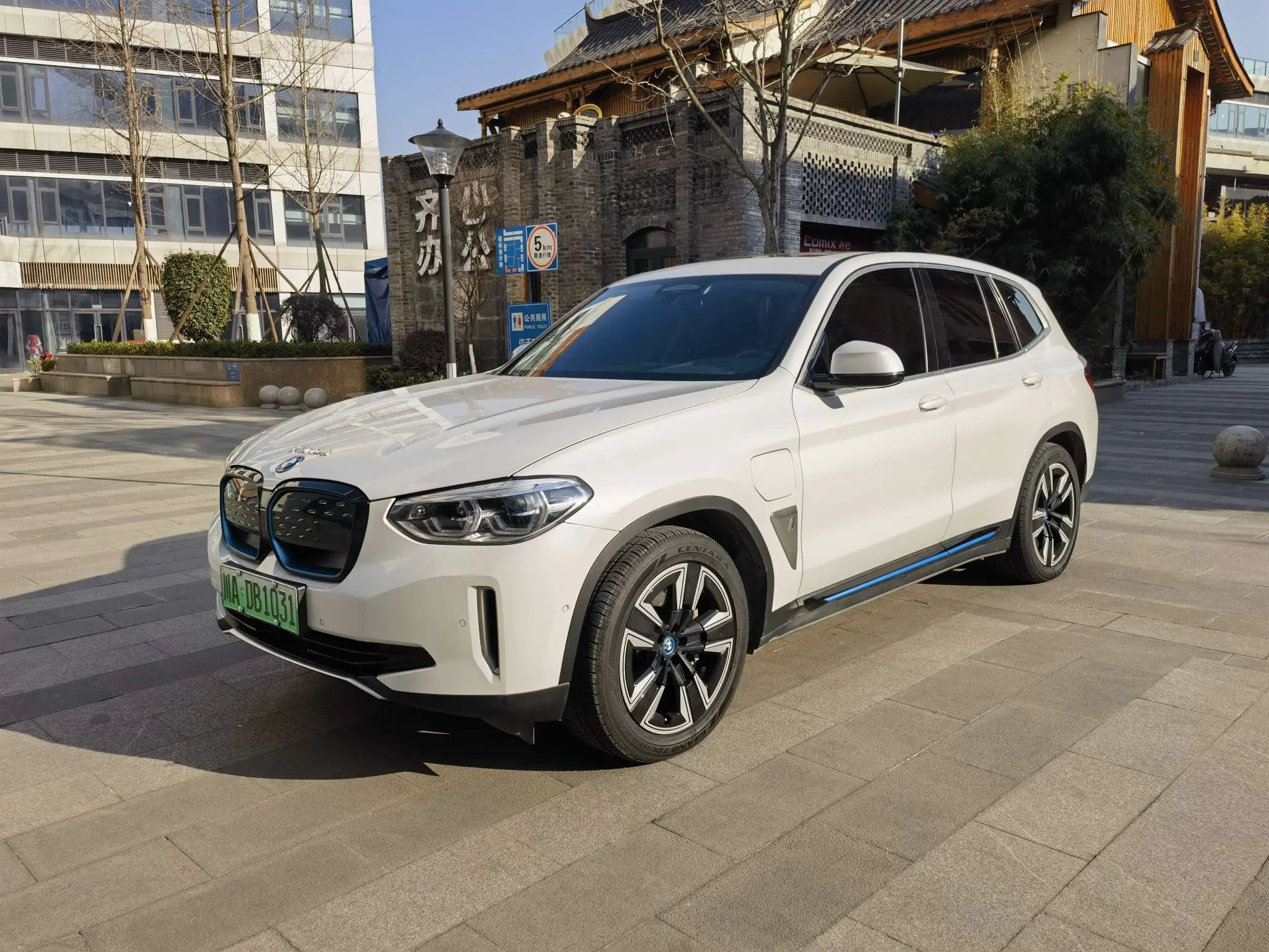 BMW iX3  из Китая