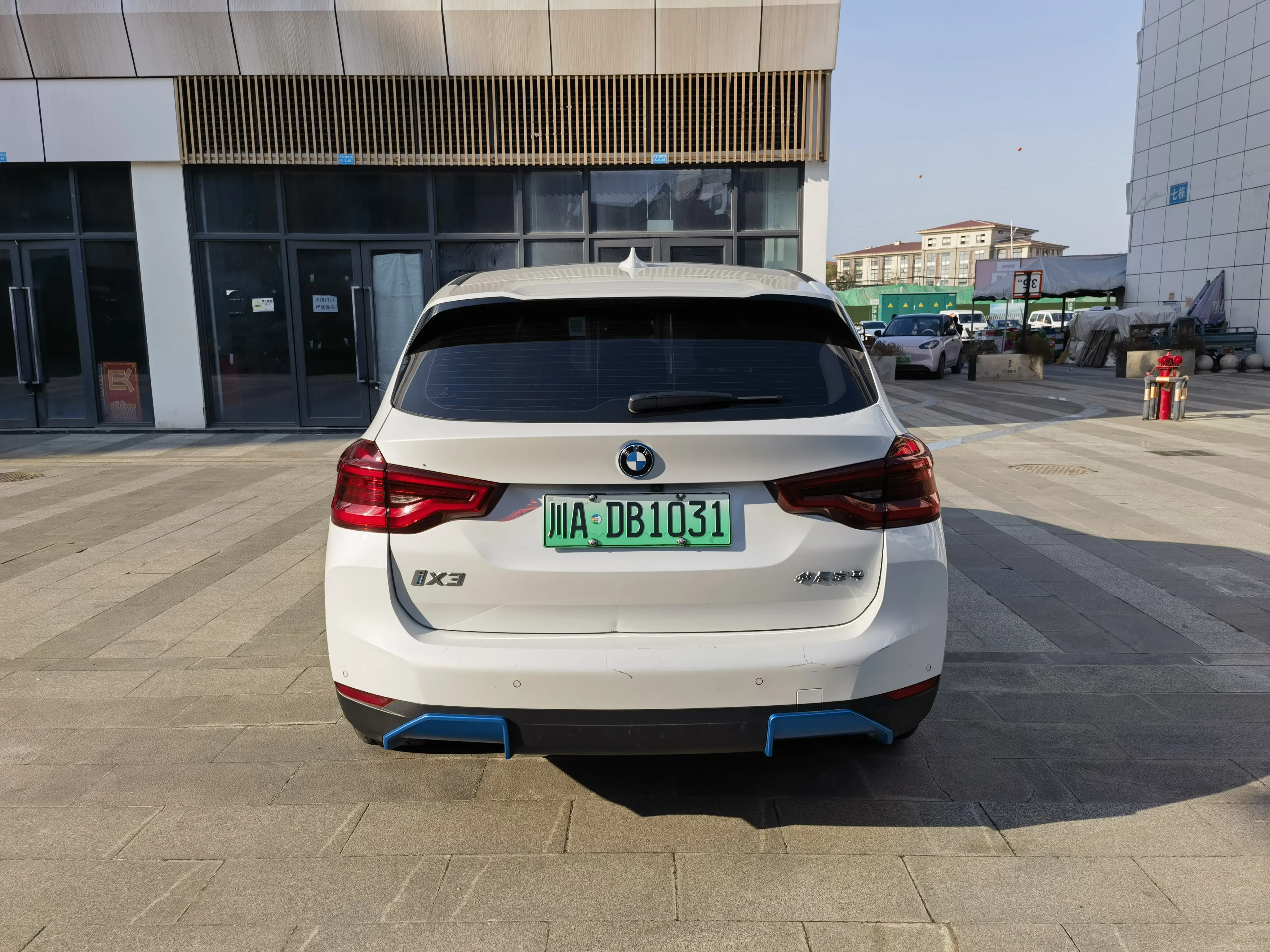 BMW iX3  из Китая
