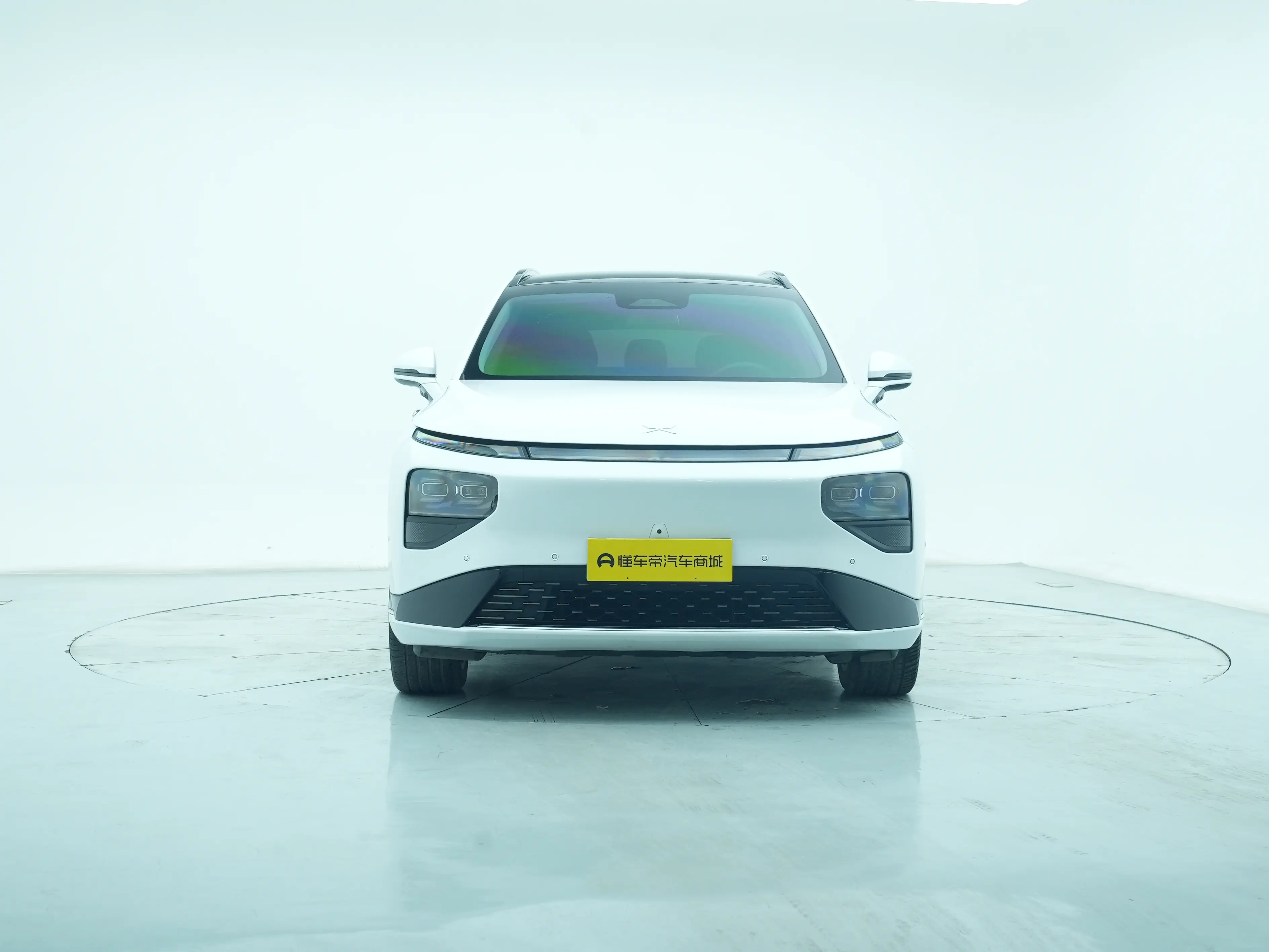 Xpeng G9  из Китая