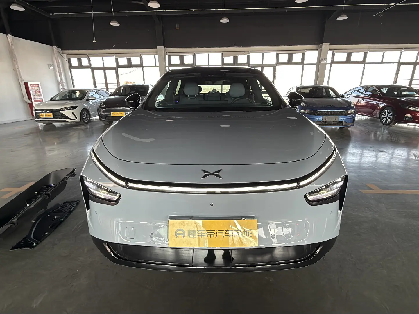 Xpeng G7  из Китая