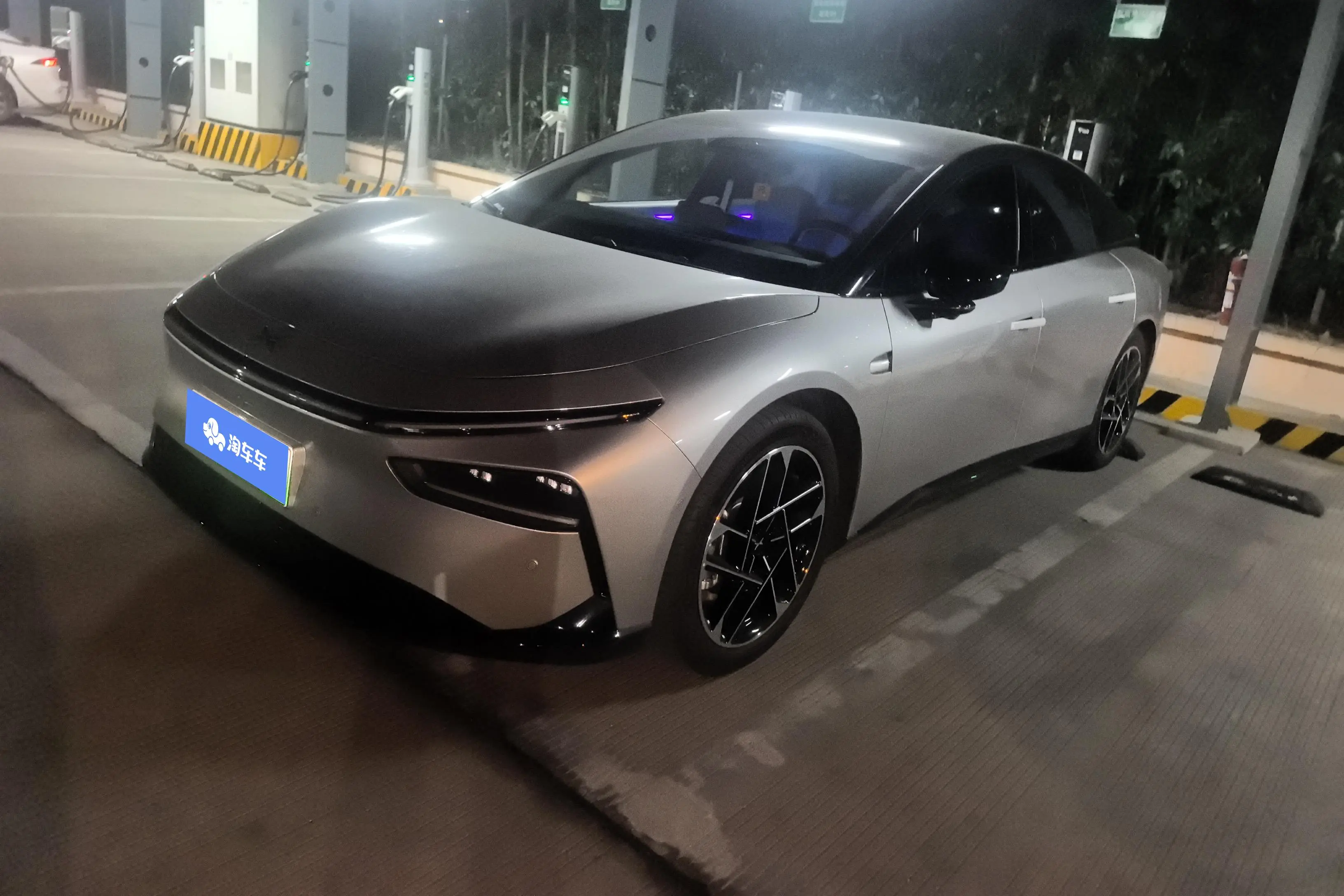 Xpeng P7+  из Китая