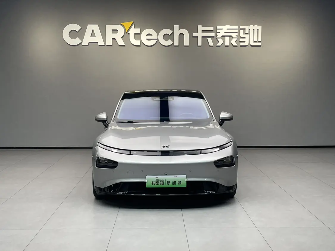 Xpeng P7  из Китая