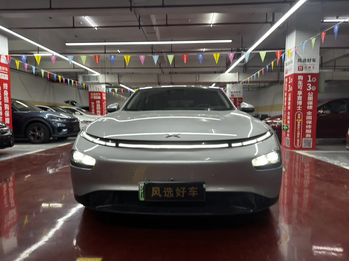 Xpeng P7  из Китая