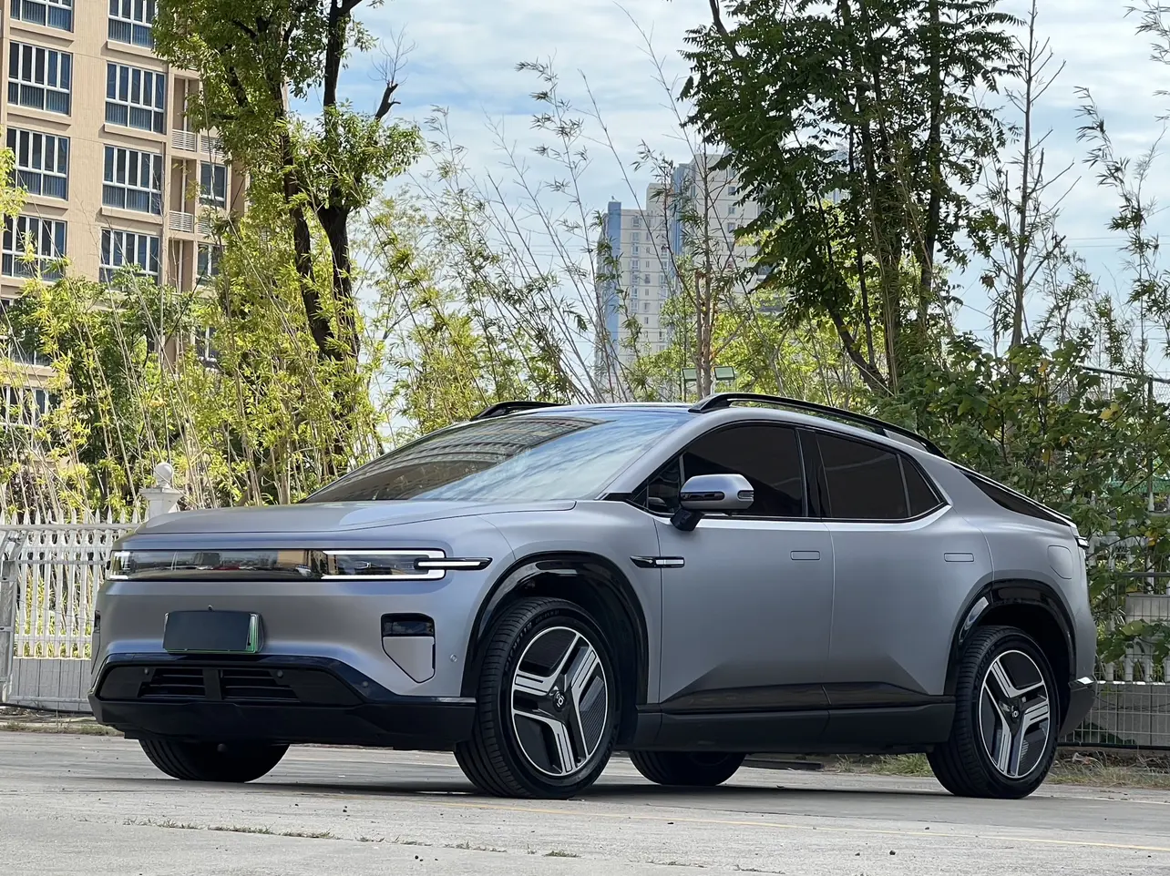 Changan Qiyuan E07  из Китая