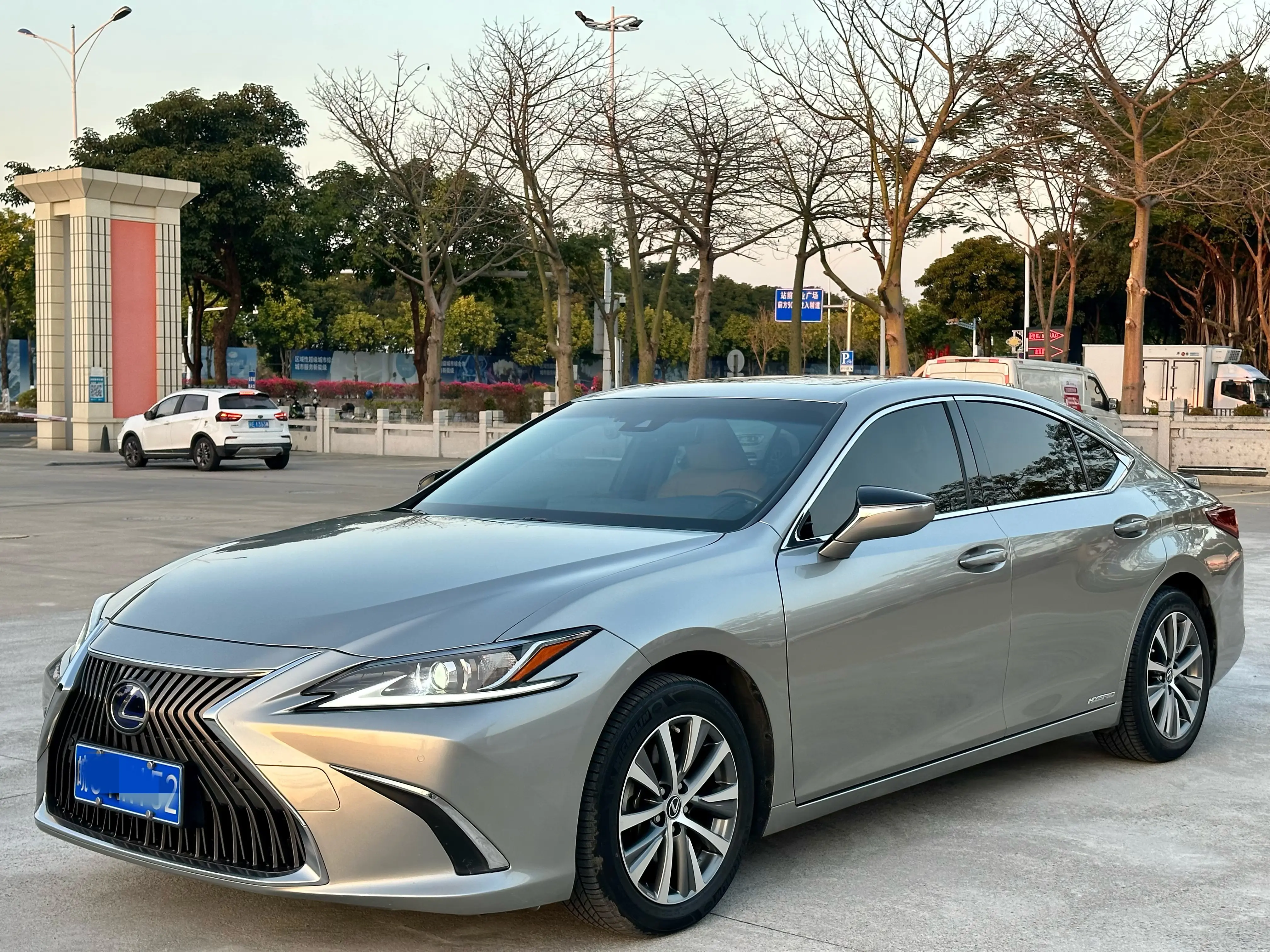 Lexus ES