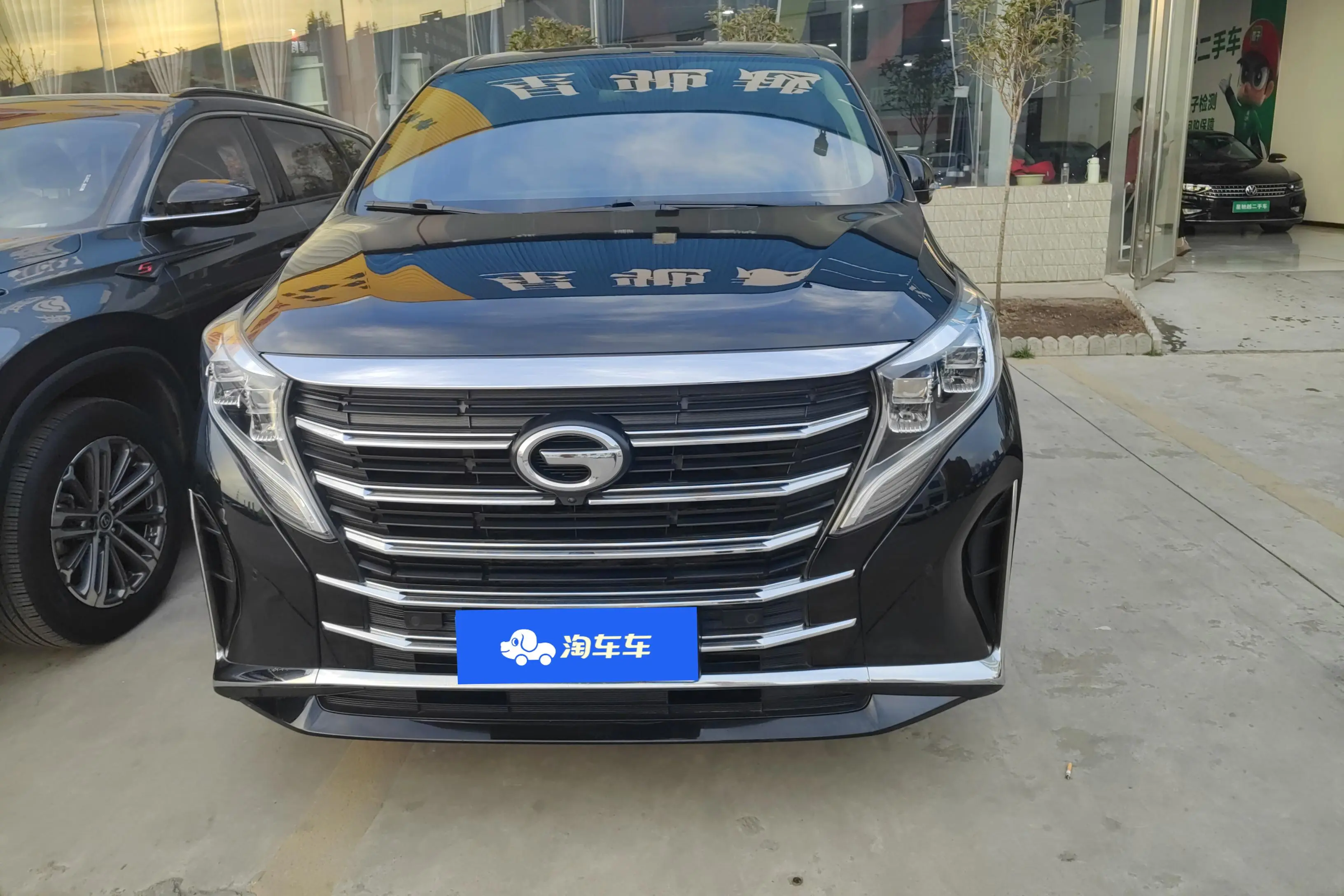 GAC Trumpchi M8  из Китая