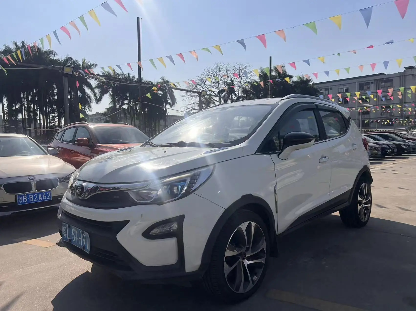 BYD Yuan  из Китая