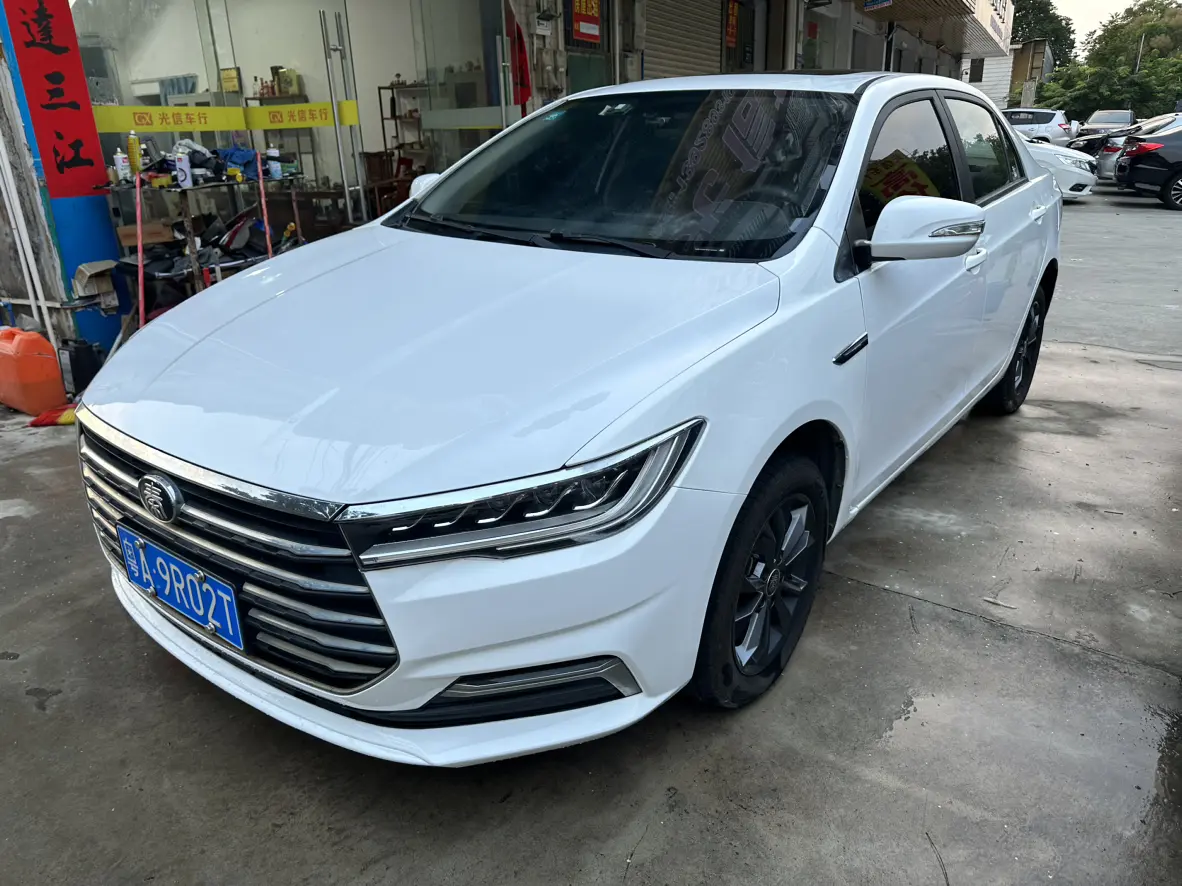 BYD Qin  из Китая