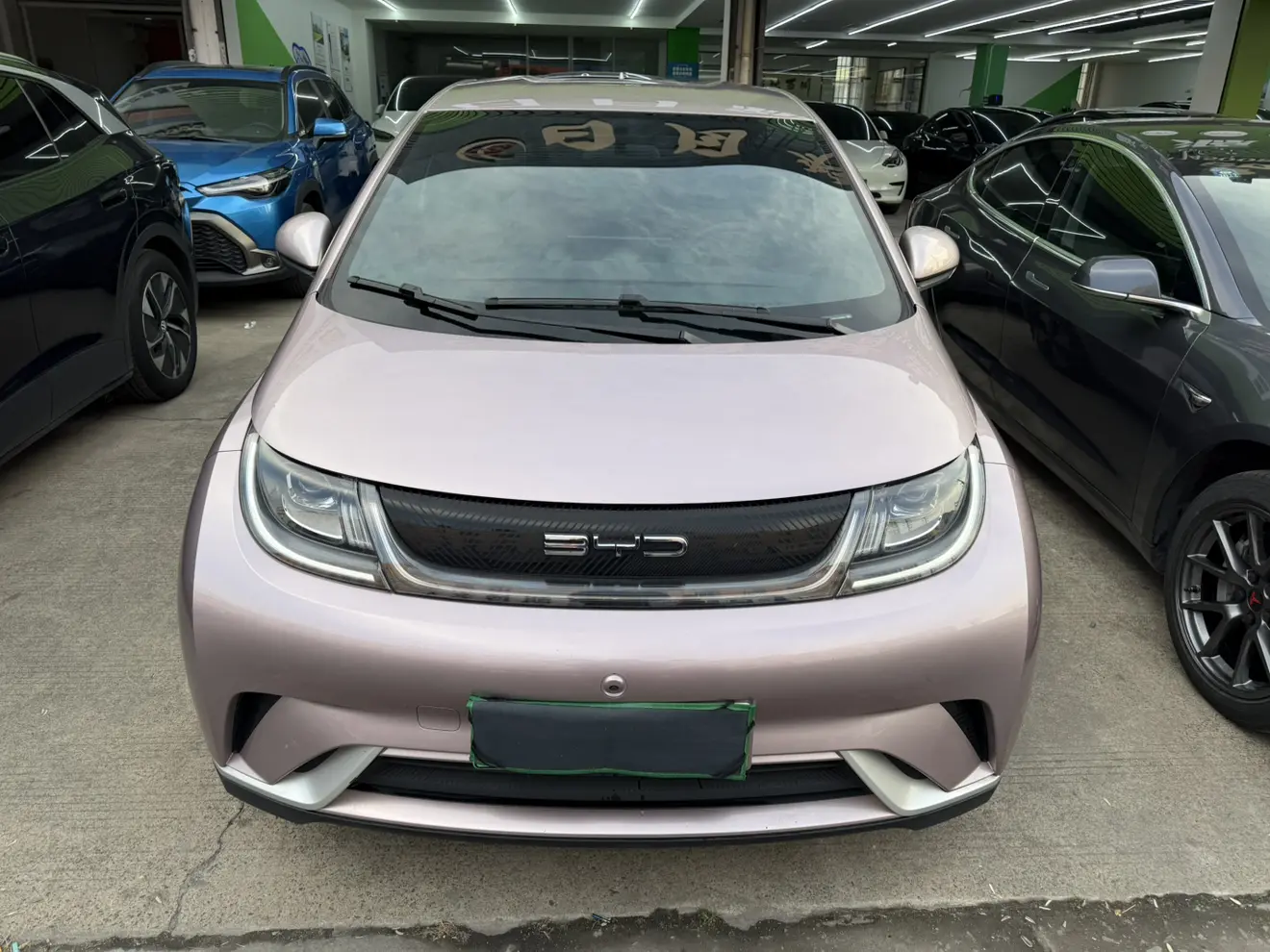 BYD Dolphin  из Китая