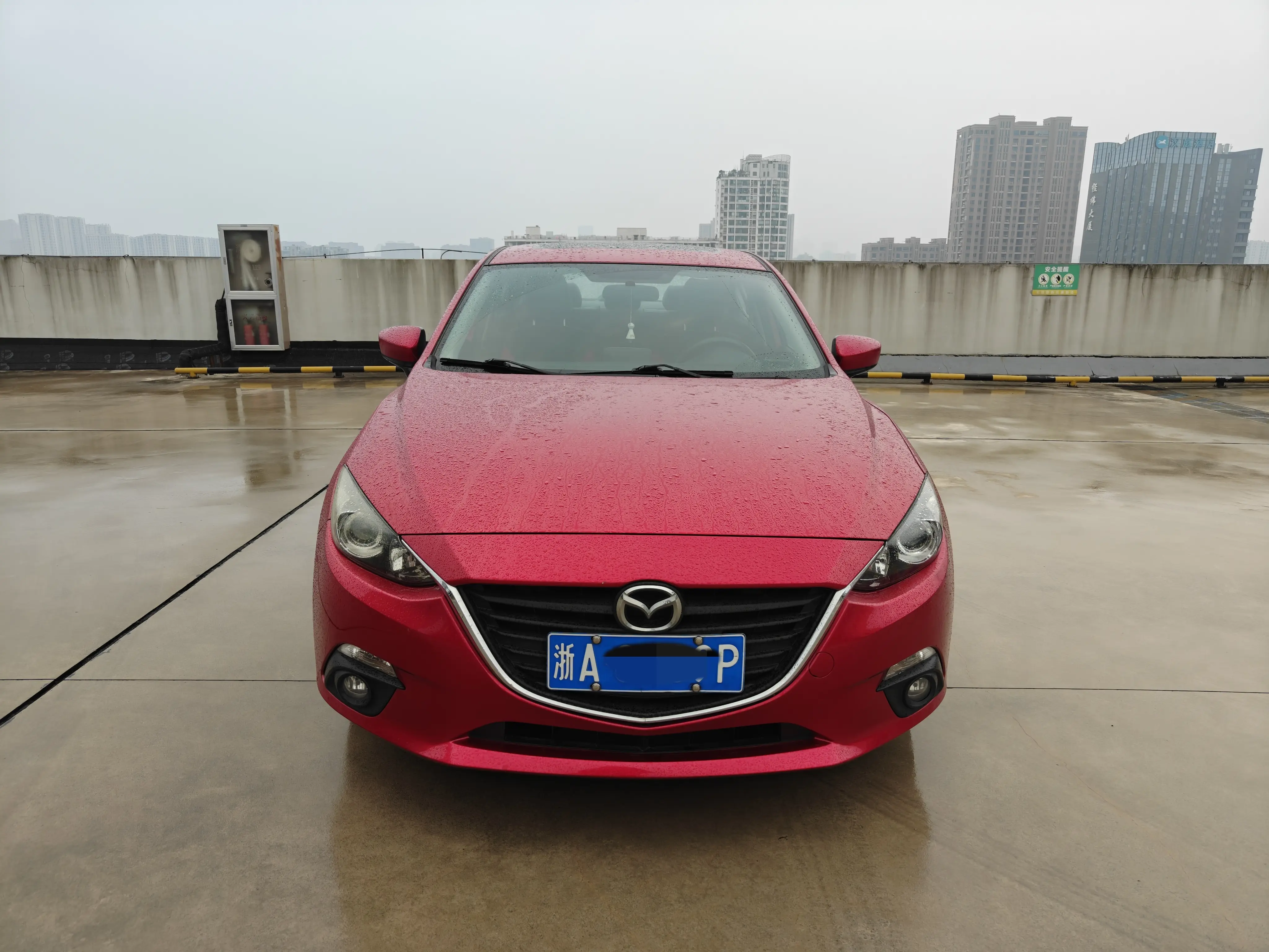 Mazda Axela (Mazda3)  из Китая